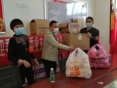立方向蘆淞區(qū)七斗沖社區(qū)捐贈(zèng)防疫物資